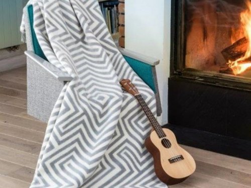 Luxusní bavlněná deka 150 x 200 cm šedá, bílá, geometrický vzor 1008-2 Polášek